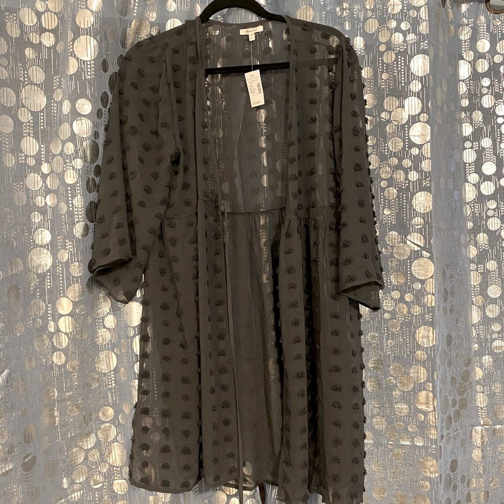 Dark gray short sleeved baby-doll cut kimono